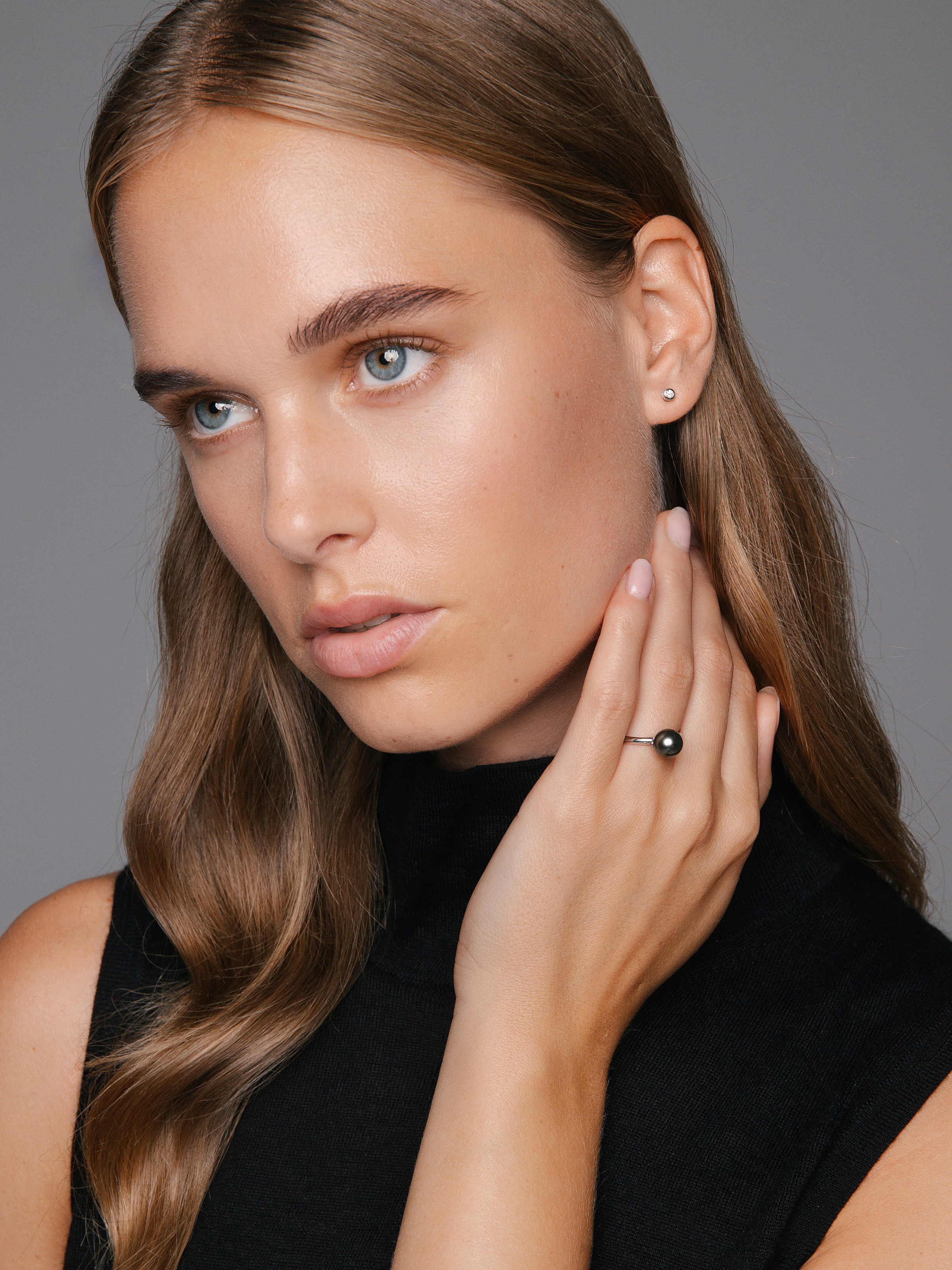 White gold ring with Tahiti pearl