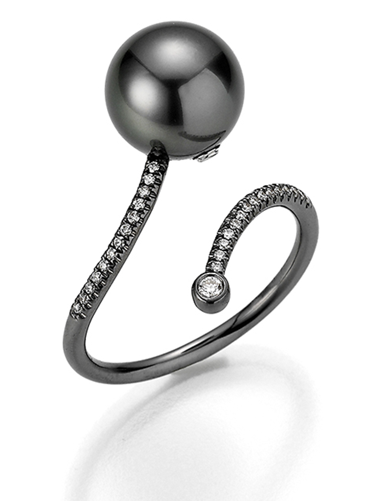 Open gold ring with Tahiti pearl and diamonds