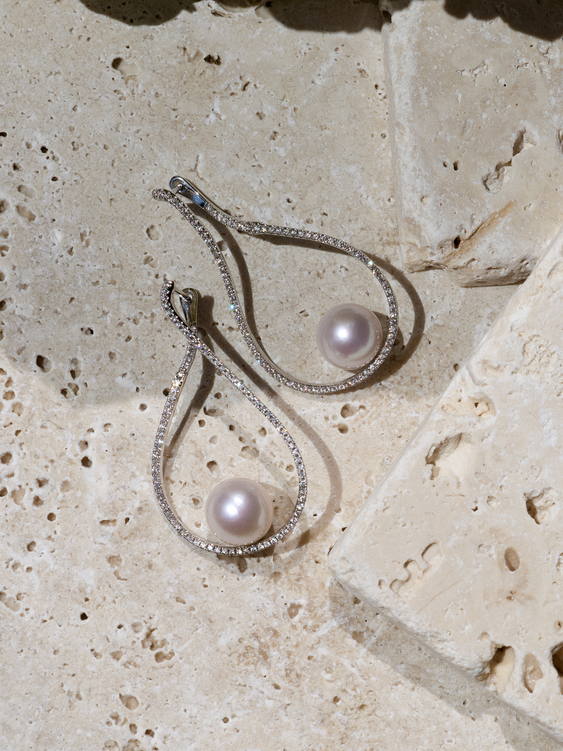 Drop earrings with diamonds and Freshwater pearls