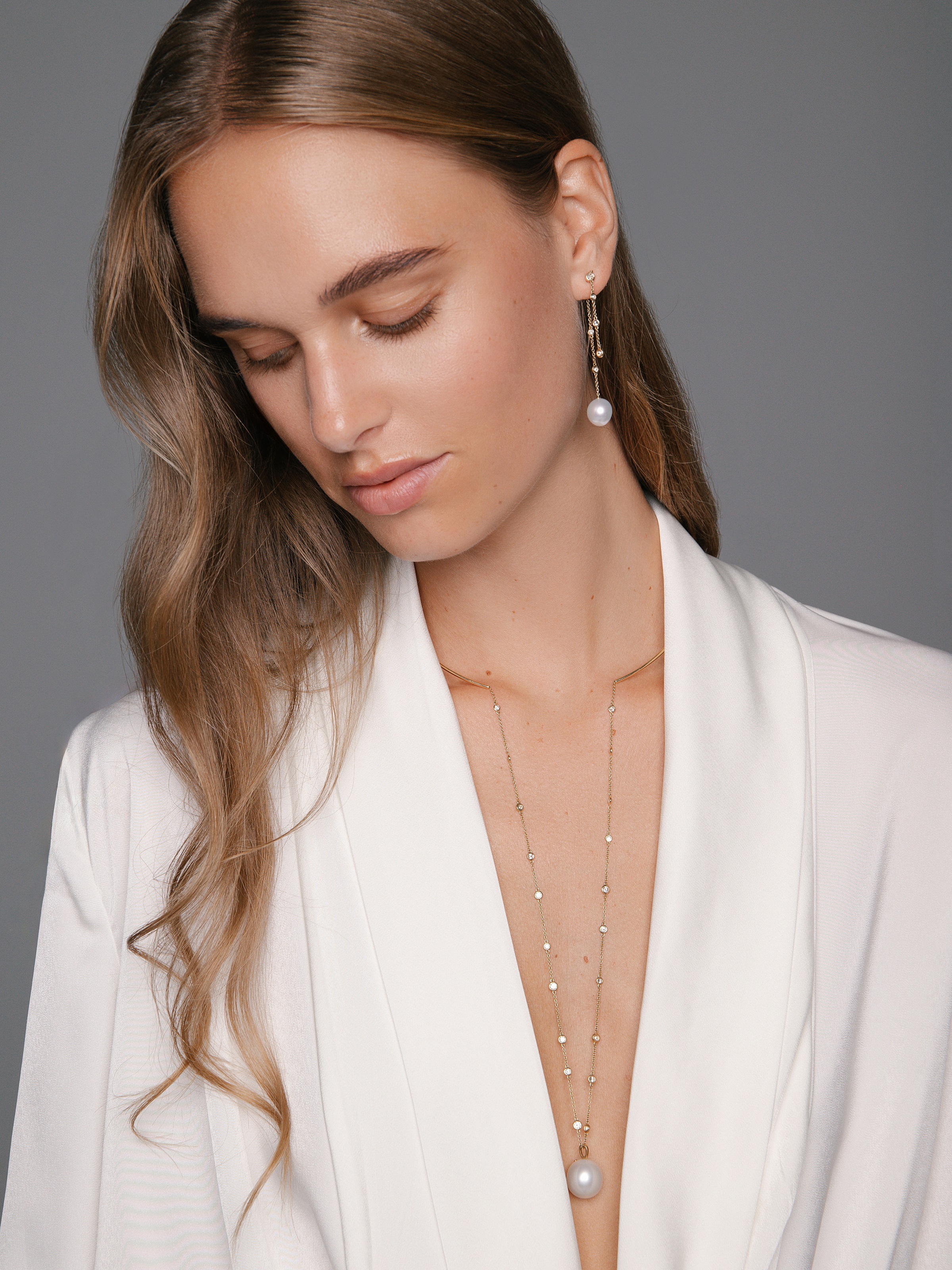 LOVE by Yana Nesper Collier aus Gelbgold mit Diamanten und großer Südseeperle