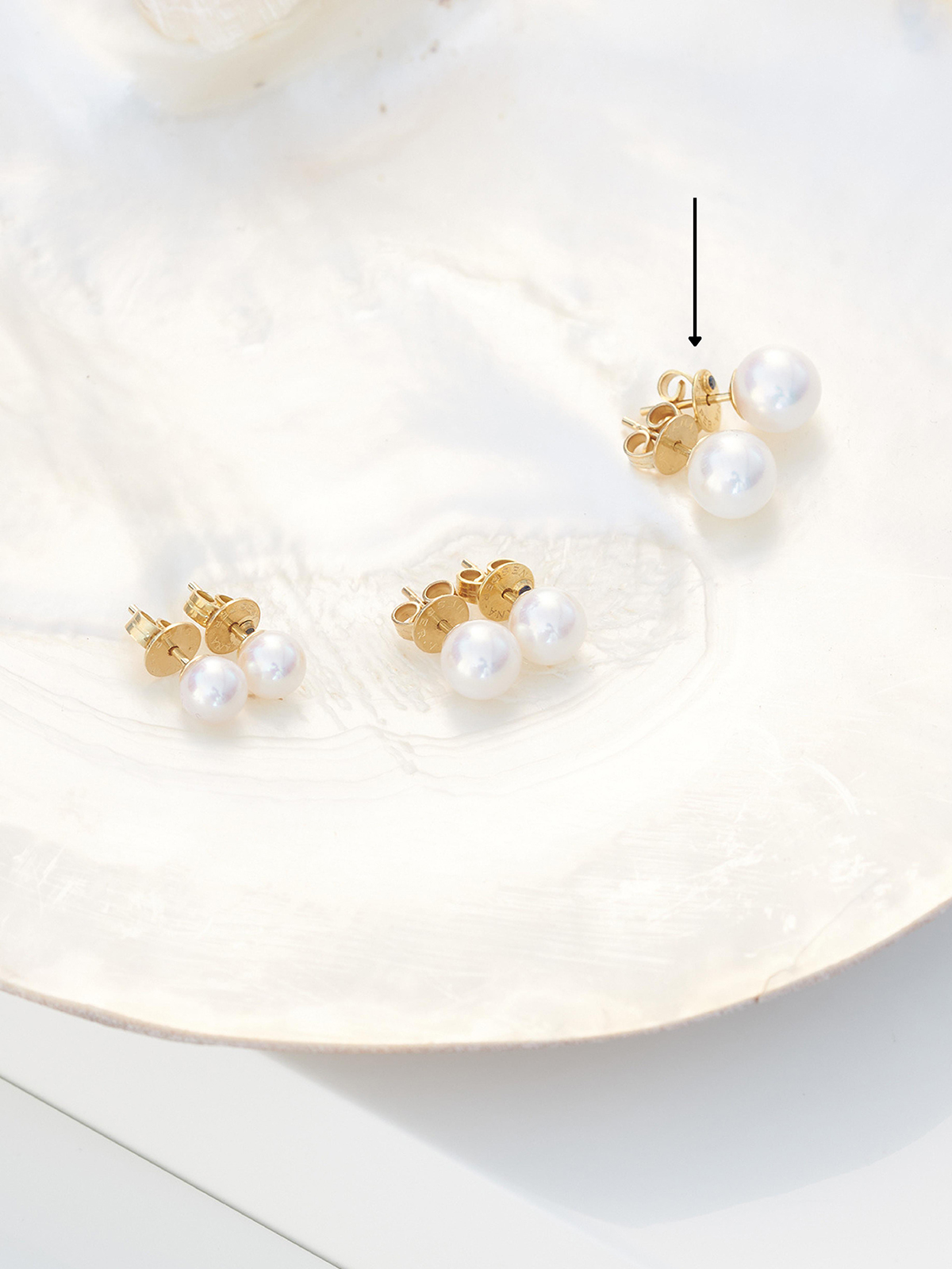 NB4__Still Pearl earrings Akoya