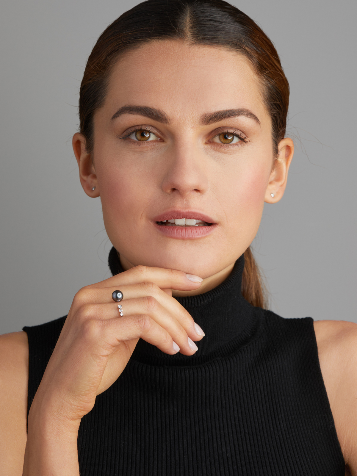 Open Tahiti pearl ring with 3 brilliants