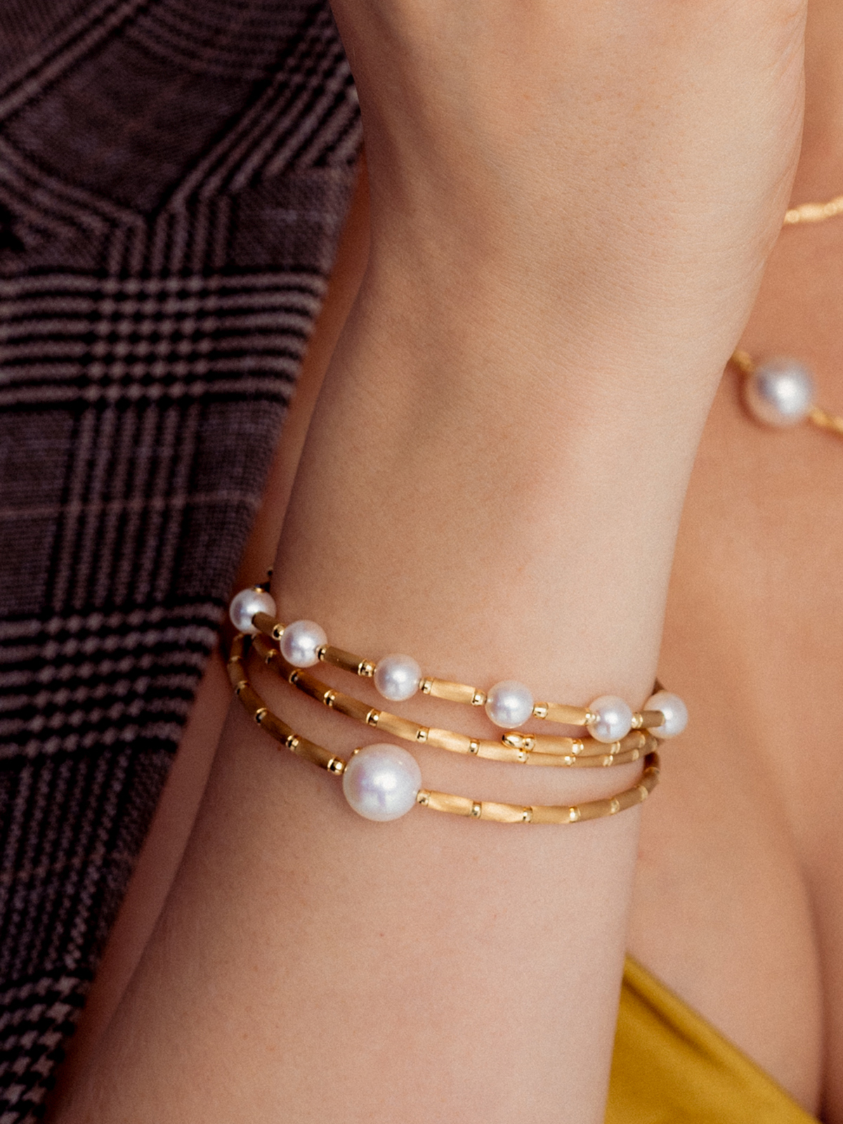 Akoya pearl bracelet in yellow gold