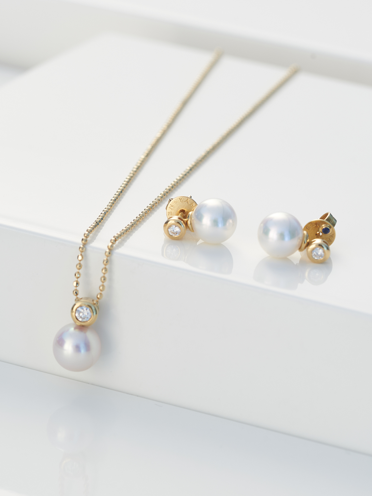 Goldkette mit Brillant und Akoyaperle