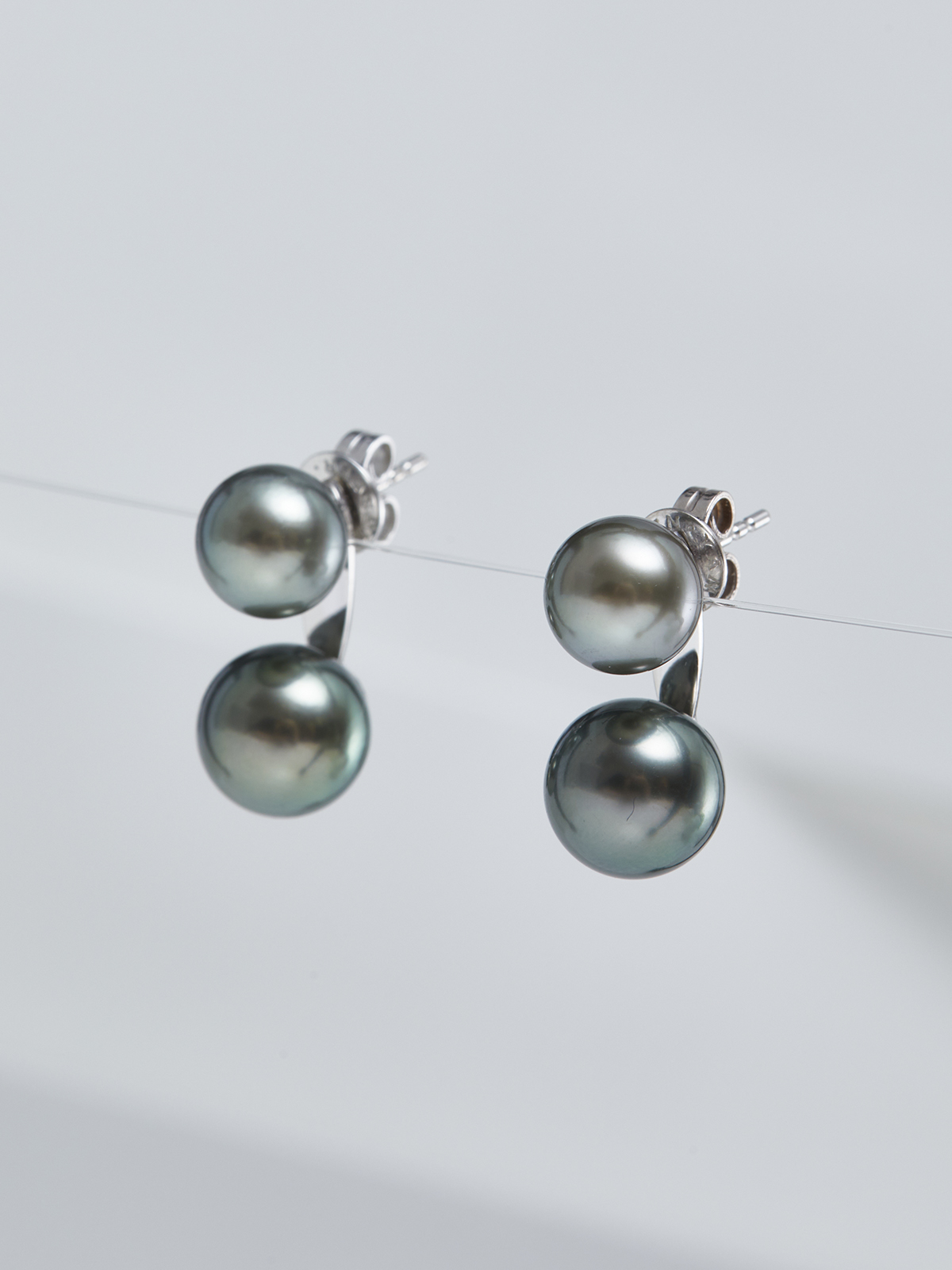 UN97-7__00492 Doppelter Ohrstecker mit abnehmbarer Tahitiperle