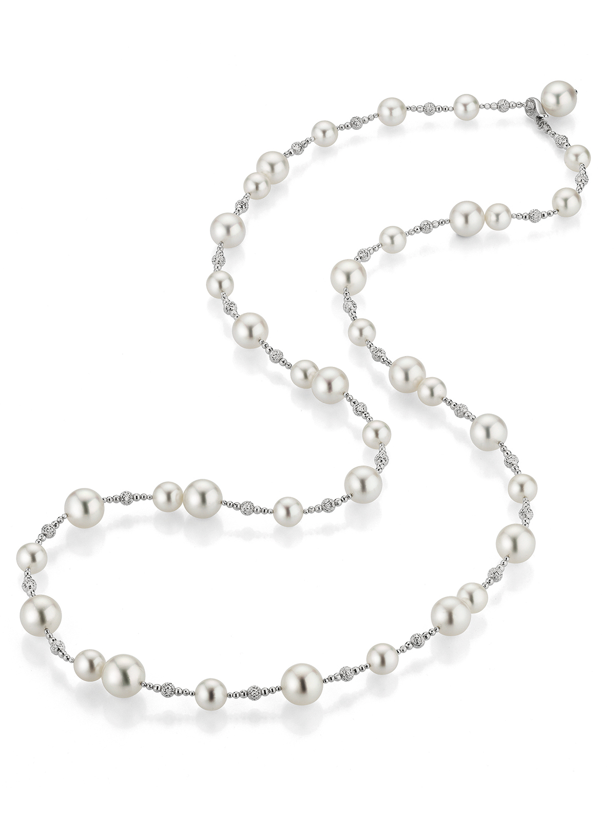 Luxurious long necklace with South Sea pearls