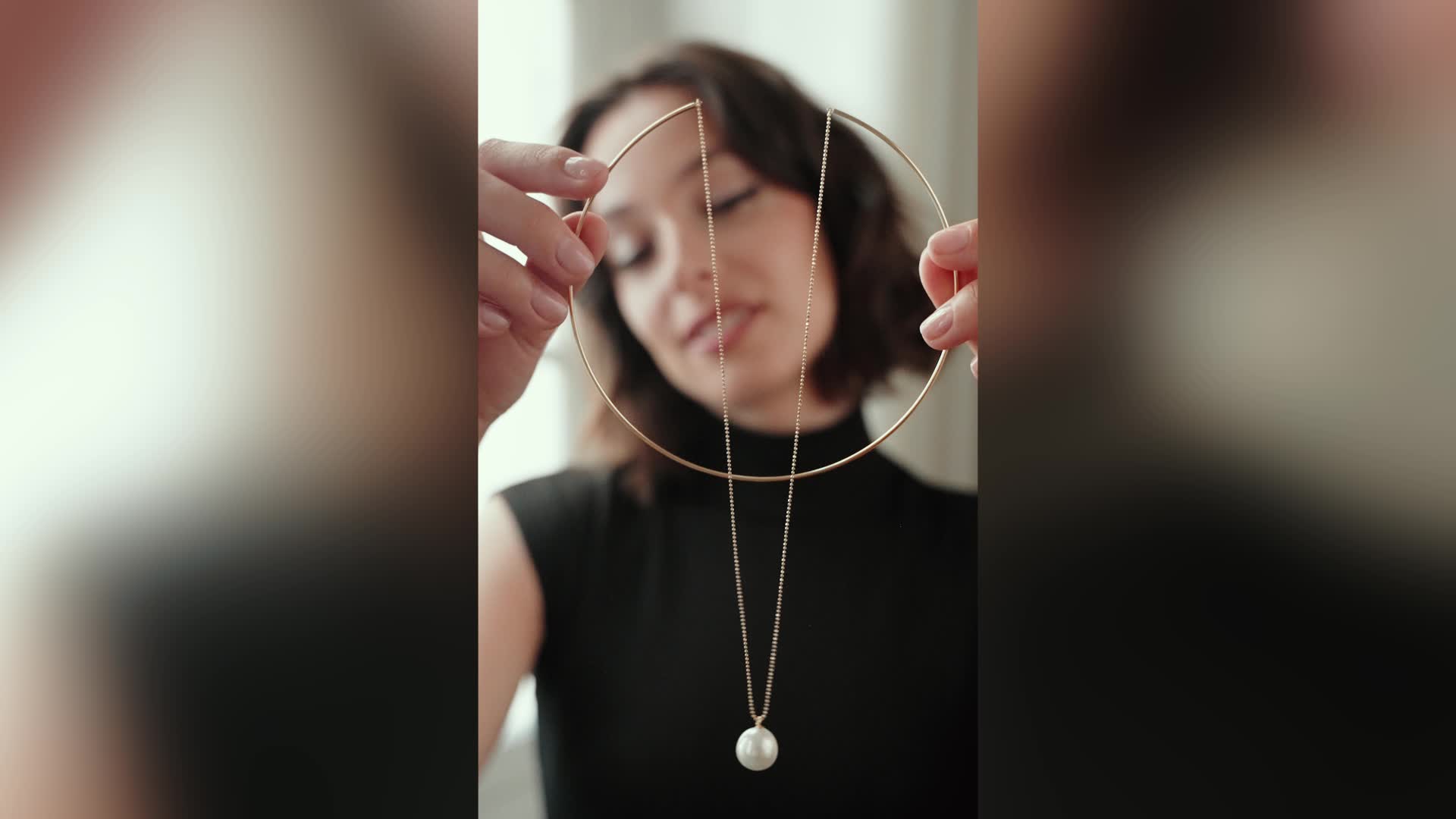 Transformable necklaces