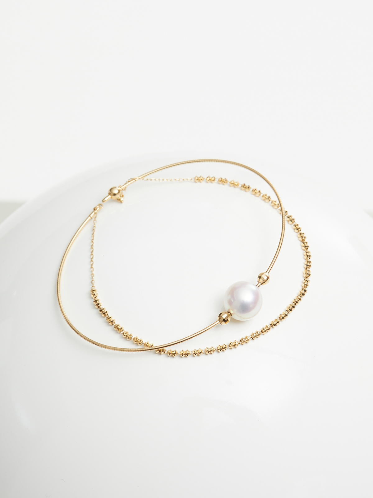 Mehrreihiges Armband mit Akoyaperle