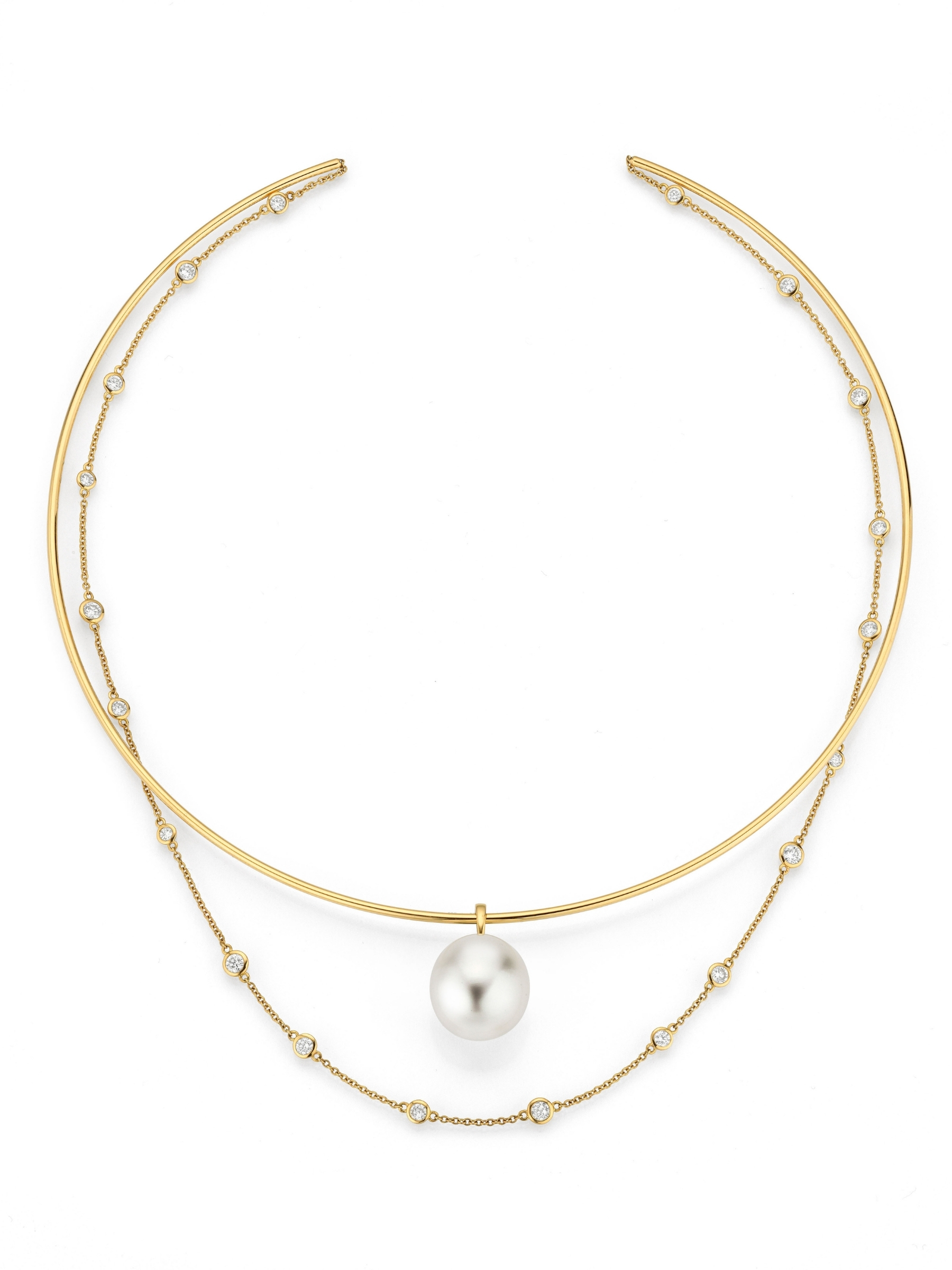 Pearl necklace in yellow gold with diamonds and South Sea pearl