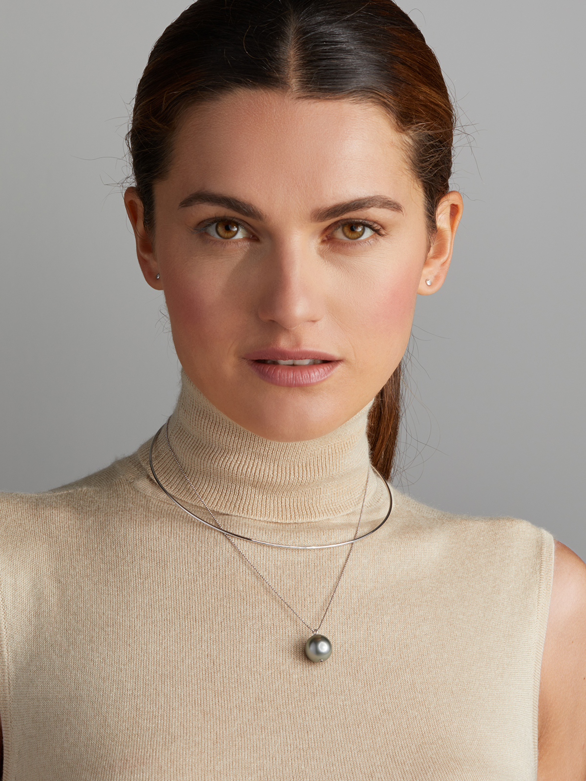 UN184-7b_17988 Perlencollier aus Weißgold mit großer Tahitiperle
