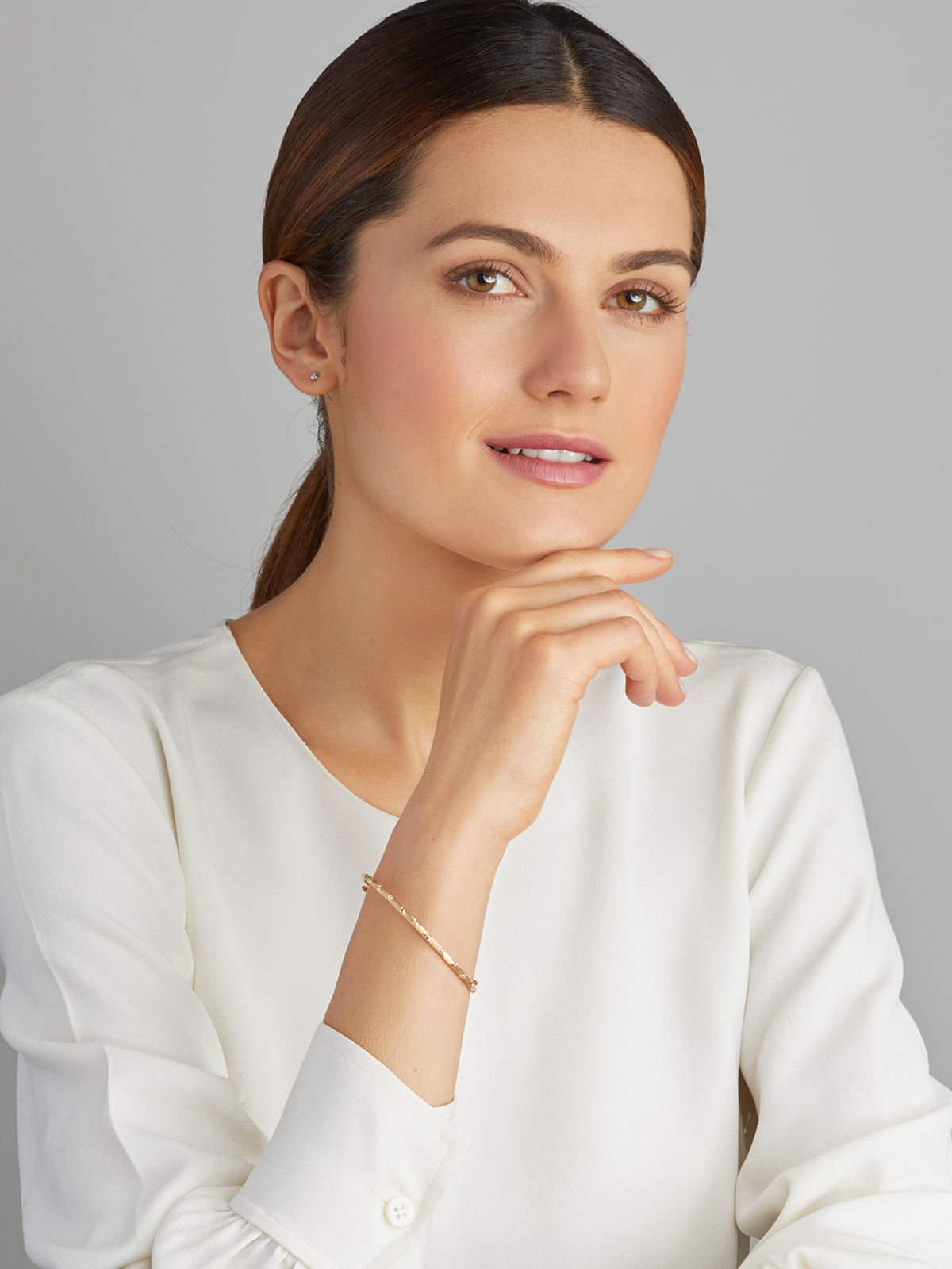 Fine yellow gold bracelet with magnetic closure