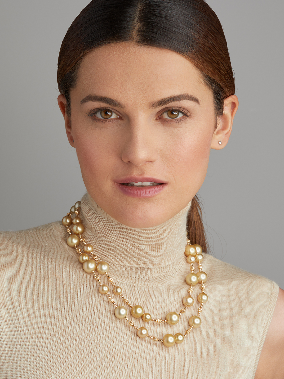 Luxurious long necklace with golden South Sea pearls