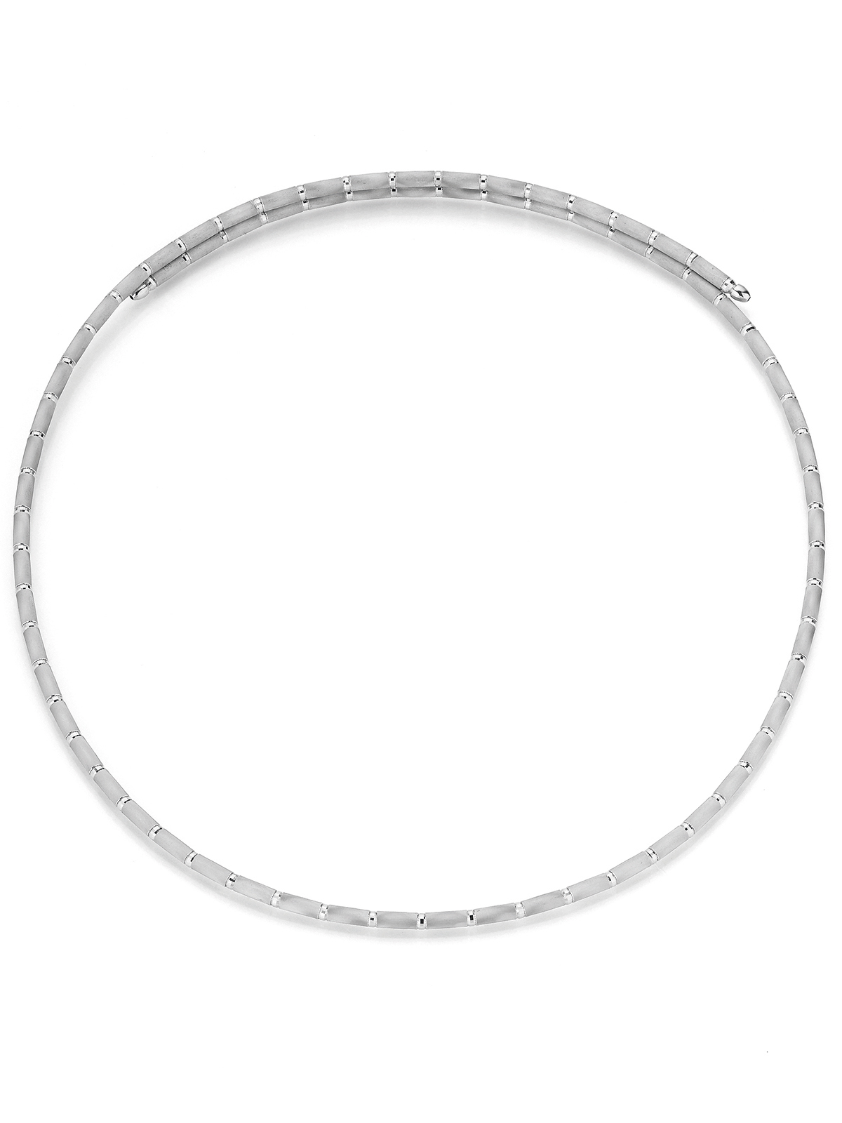 Fine white gold necklace with magnetic closure