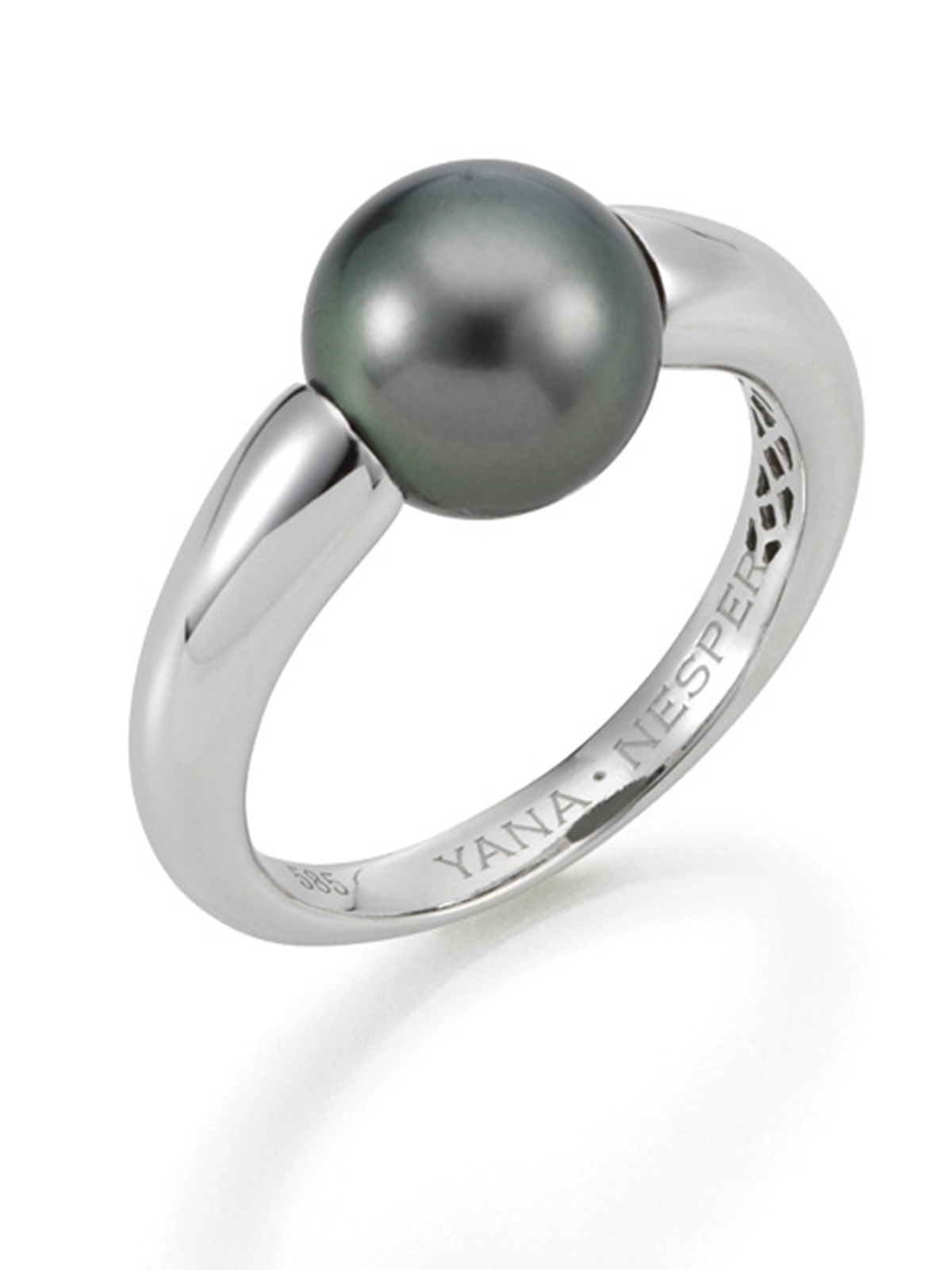 Beautiful Tahiti pearl ring