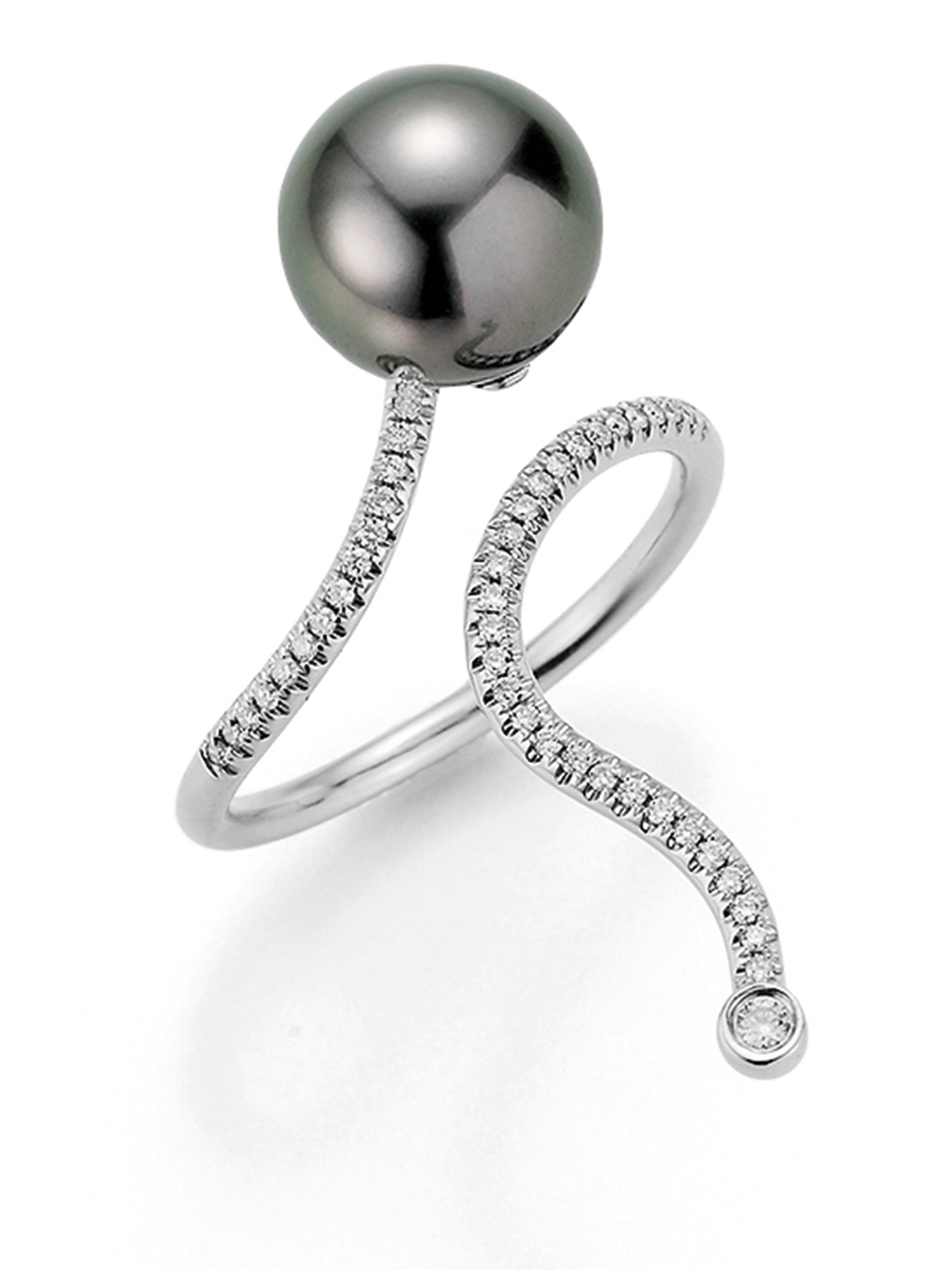 Geschlungener Goldring mit Perle und Brillanten