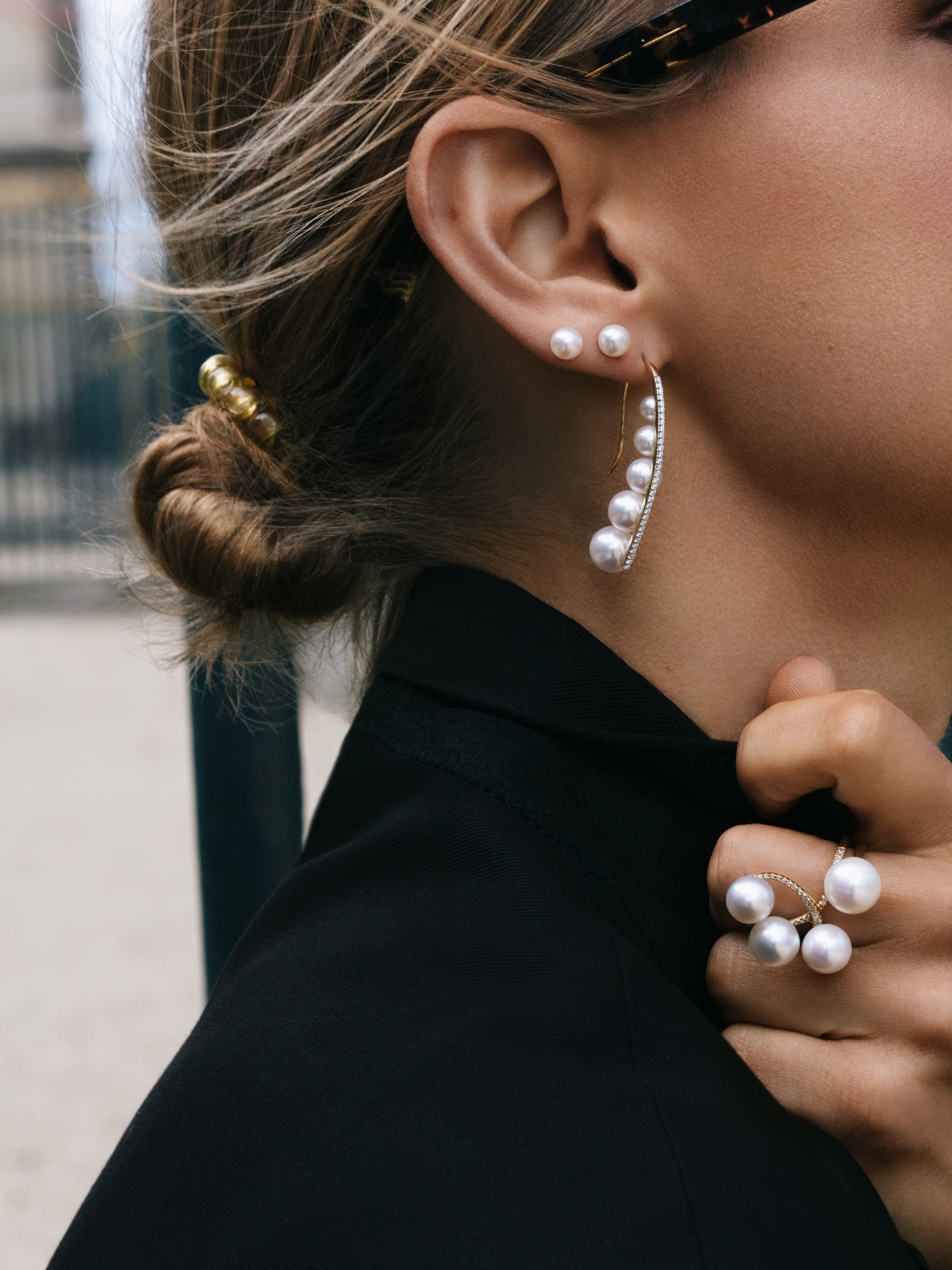 Elegante Ohrhaken mit Brillanten und Perlen
