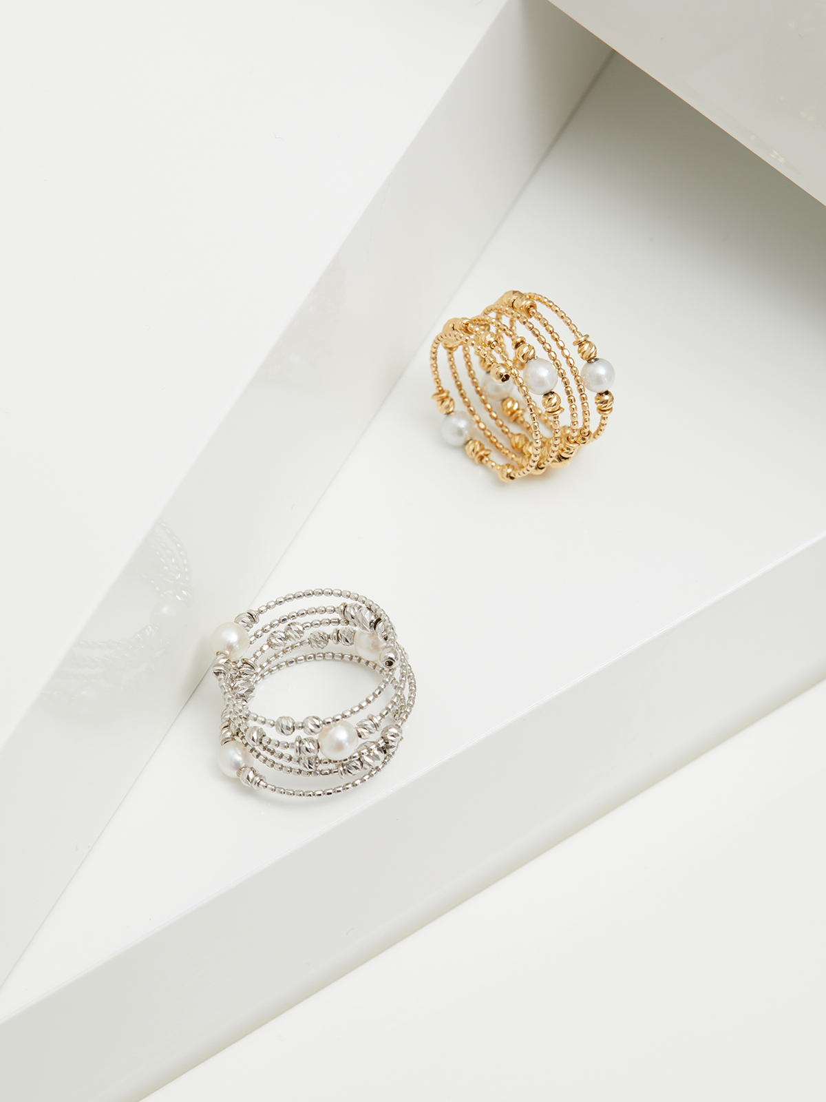 AP54-7__00617 Wickelring in Weißgold mit echten Perlen