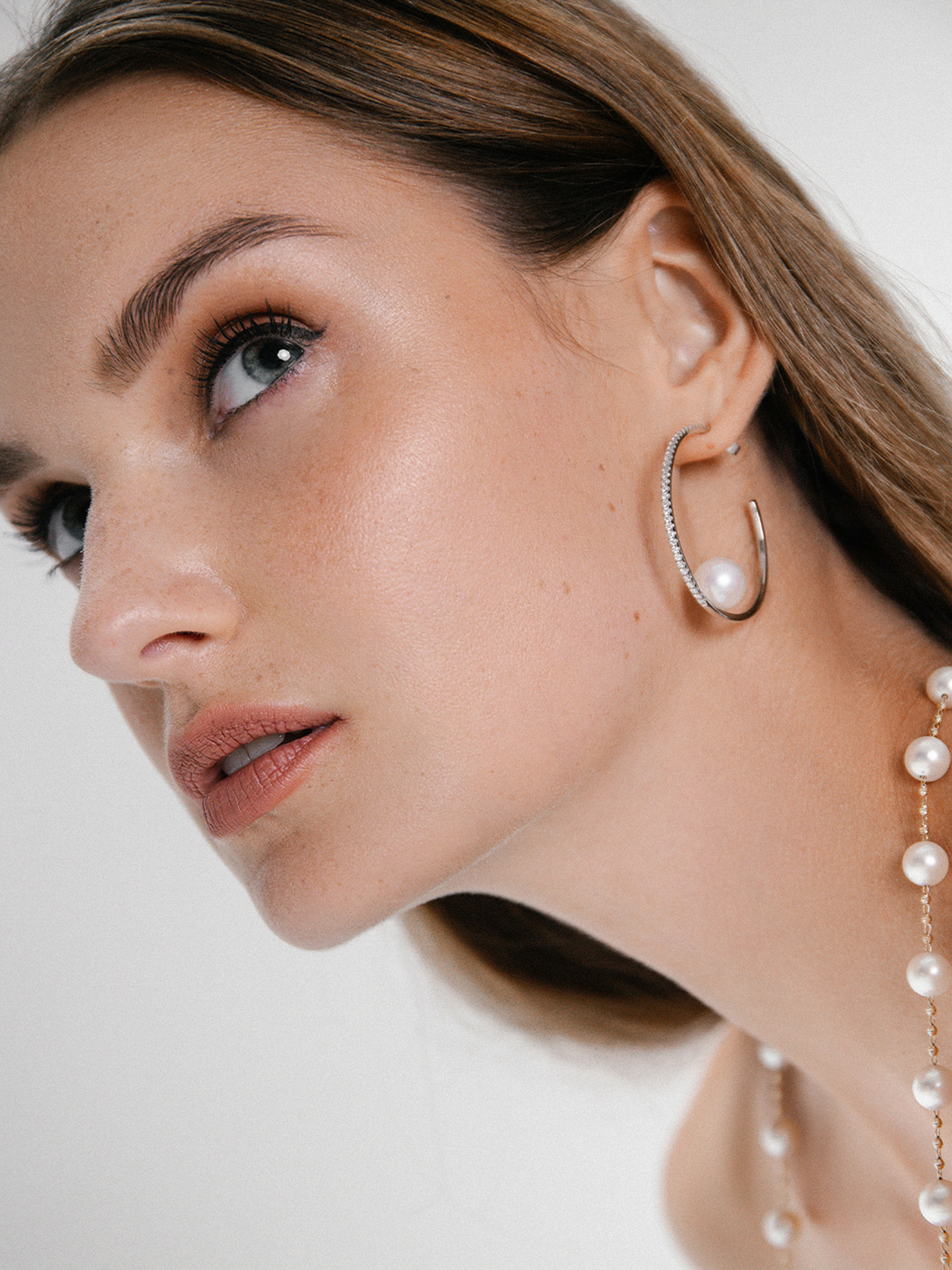Creoles with diamonds and Freshwater pearls Creoles with diamonds and Freshwater pearls