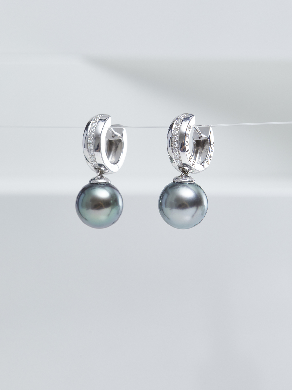 UN177-7__00463 Kleine Creolen mit Brillantbesatz und hängenden Perlen