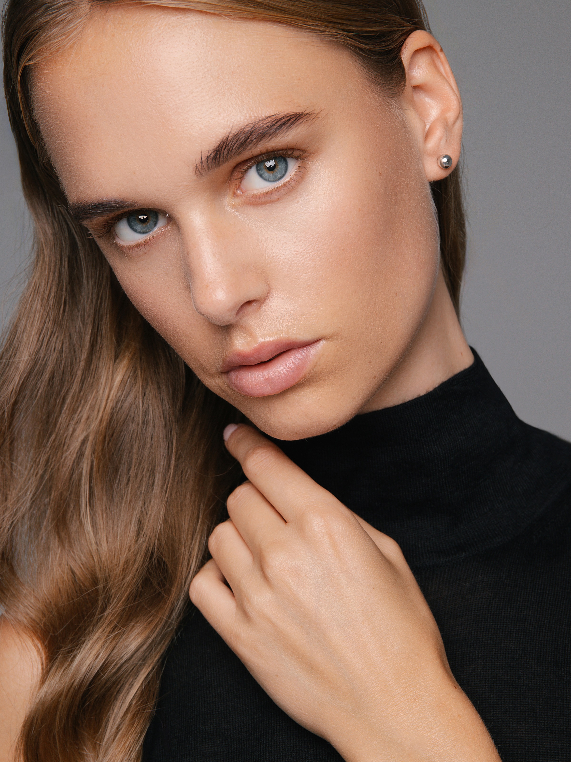 Elegant pearl earring with Tahiti pearls