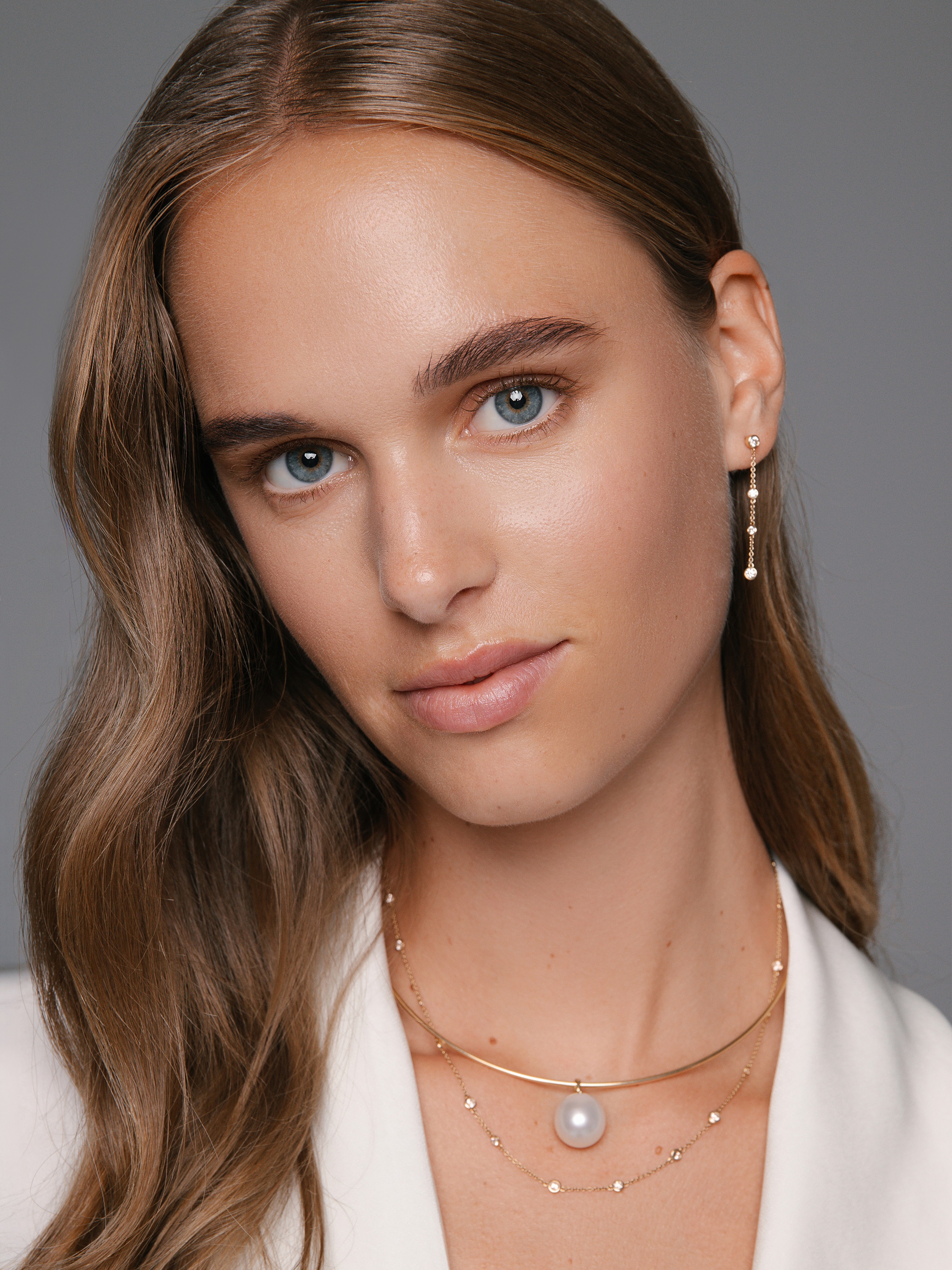 LOVE by Yana Nesper Collier aus Gelbgold mit Diamanten und großer Südseeperle