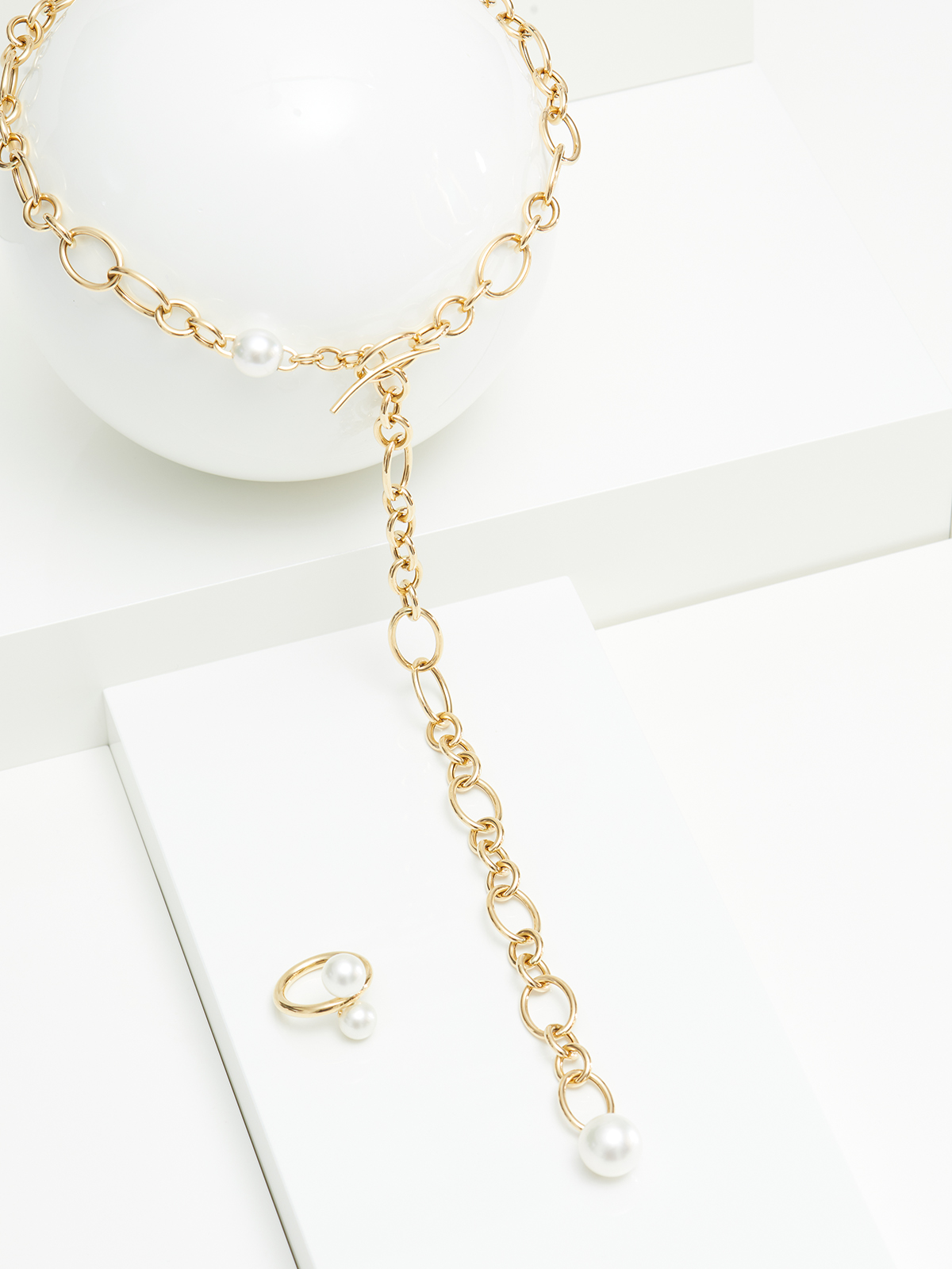 Perlenkette mit luftigen Goldgliedern und Südseeperlen