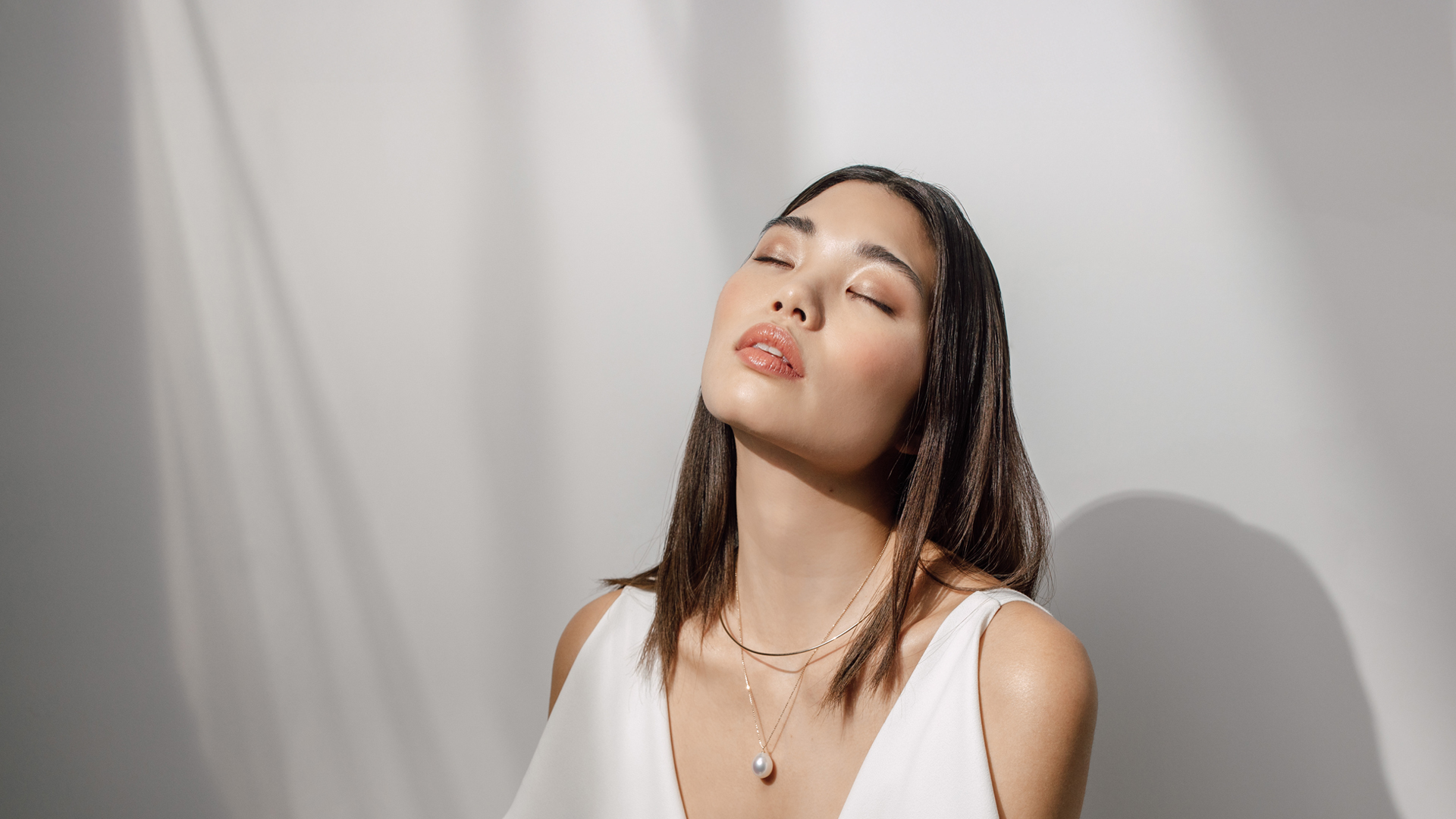 Lookbook_1_IntoTheLight_Header