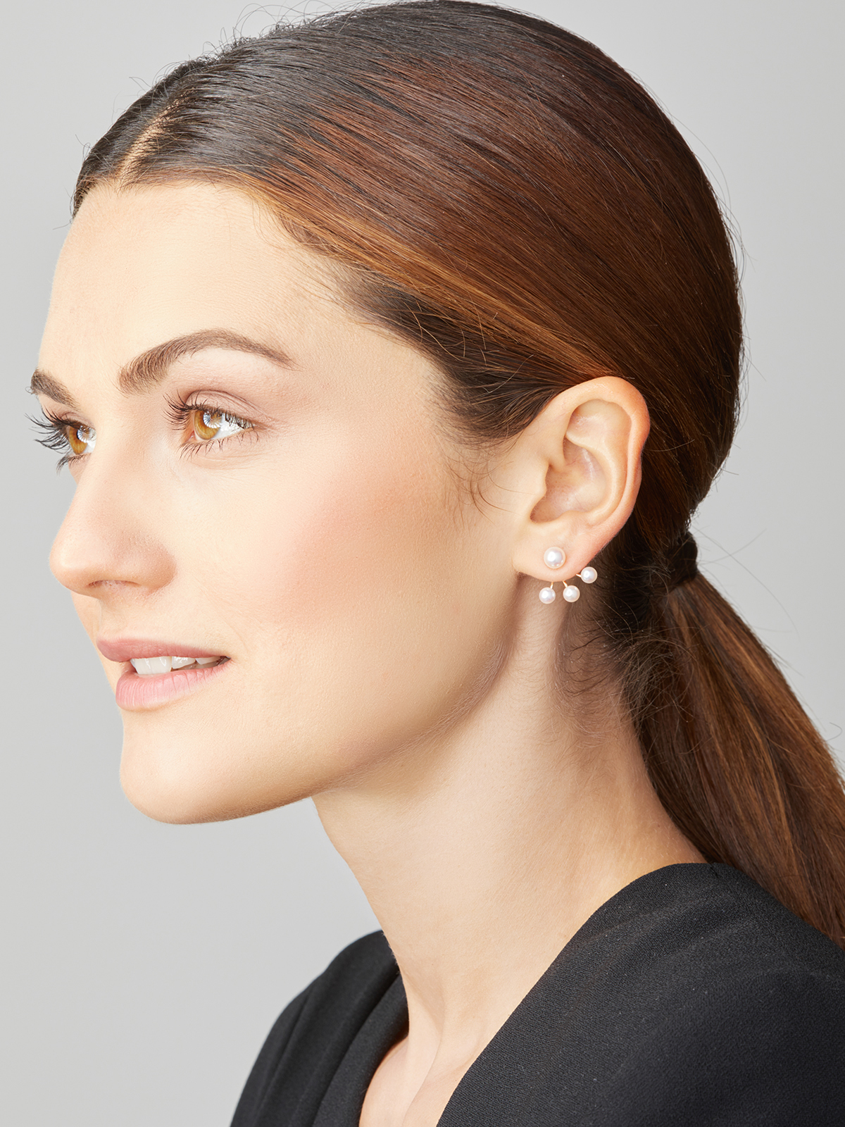 AP142-7_15178 Earrings with Akoya pearls