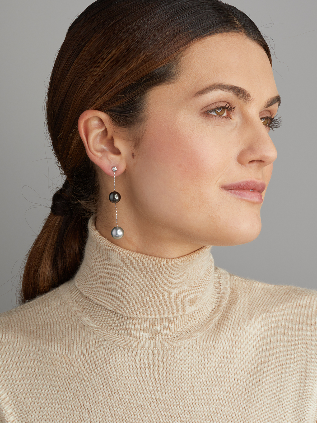 UN72-7_19680 Elegante Ohrhänger mit Tahitiperlen und Brillanten