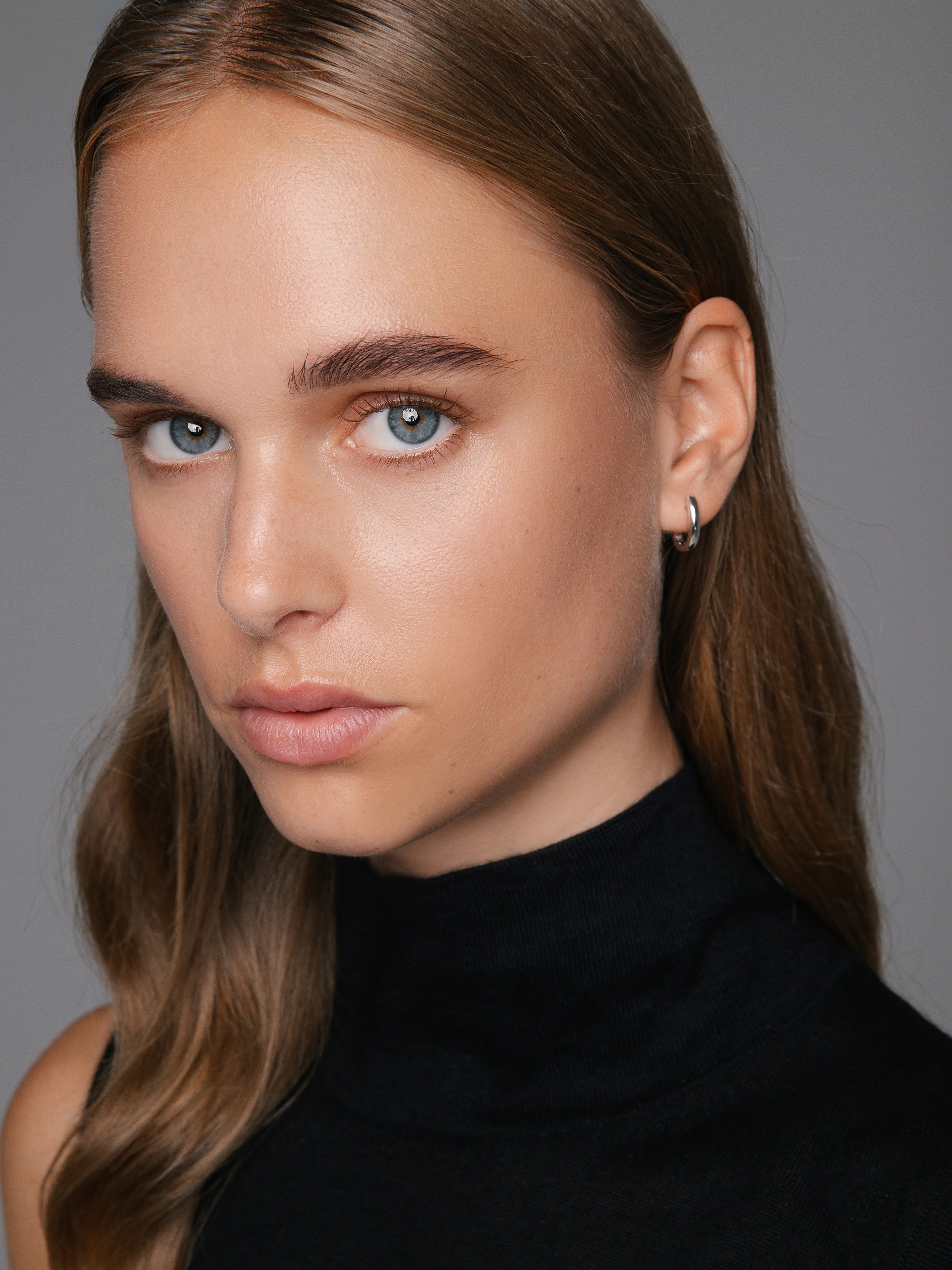 Fine gold creoles with Tahiti pearl