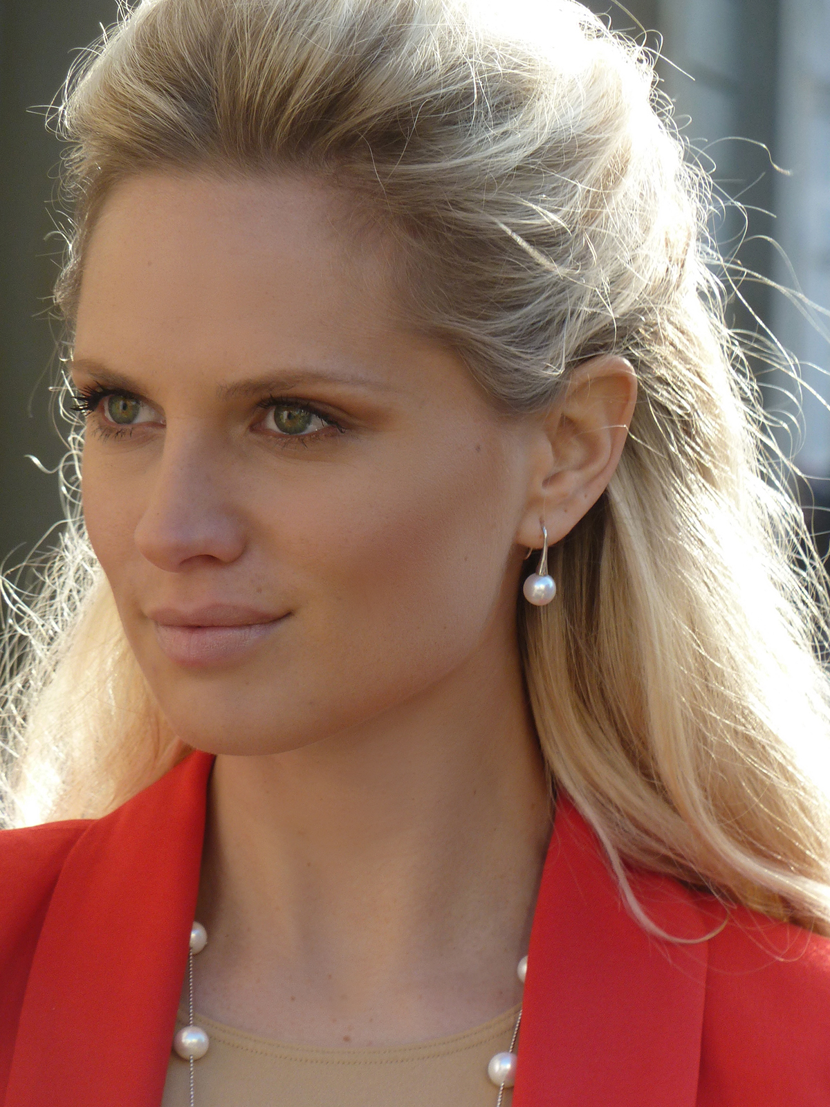 FC16-7 Kegelförmige Ohrhaken mit großer Süßwasserperle