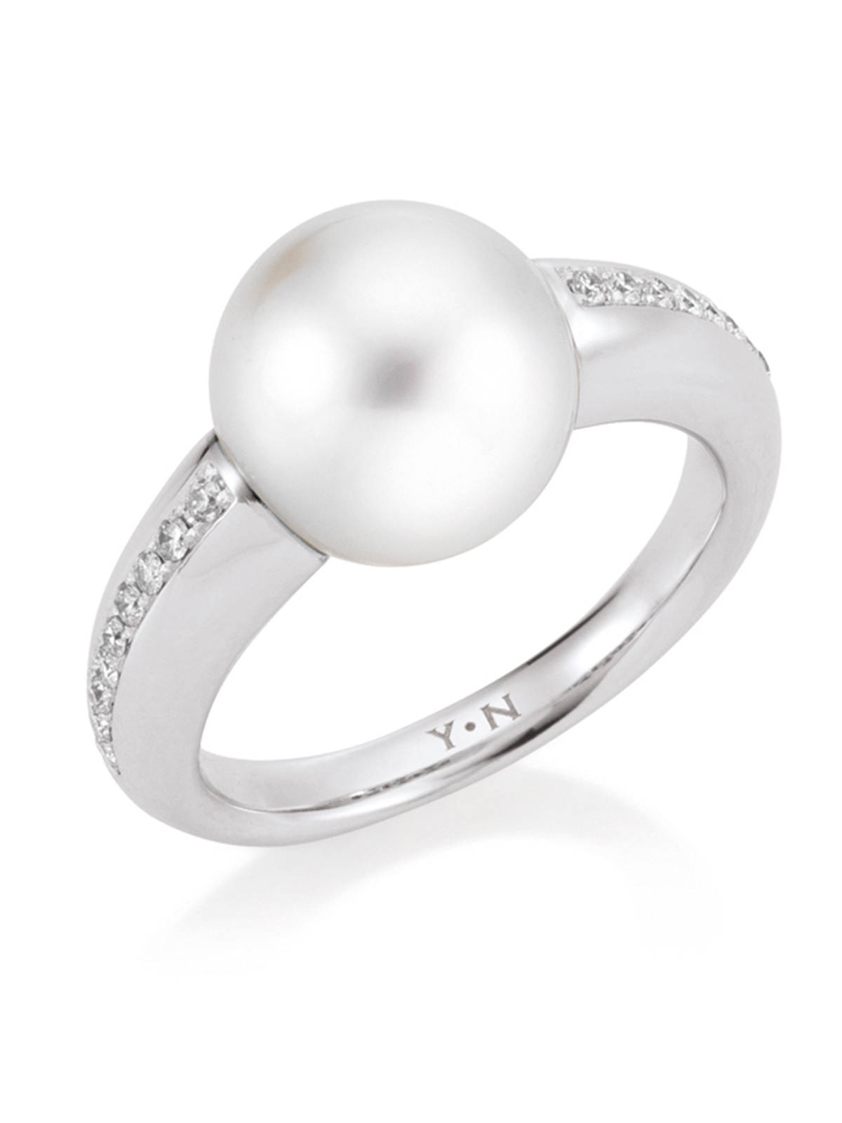 Schmaler Ring mit Perle in Weißgold mit Brillanten