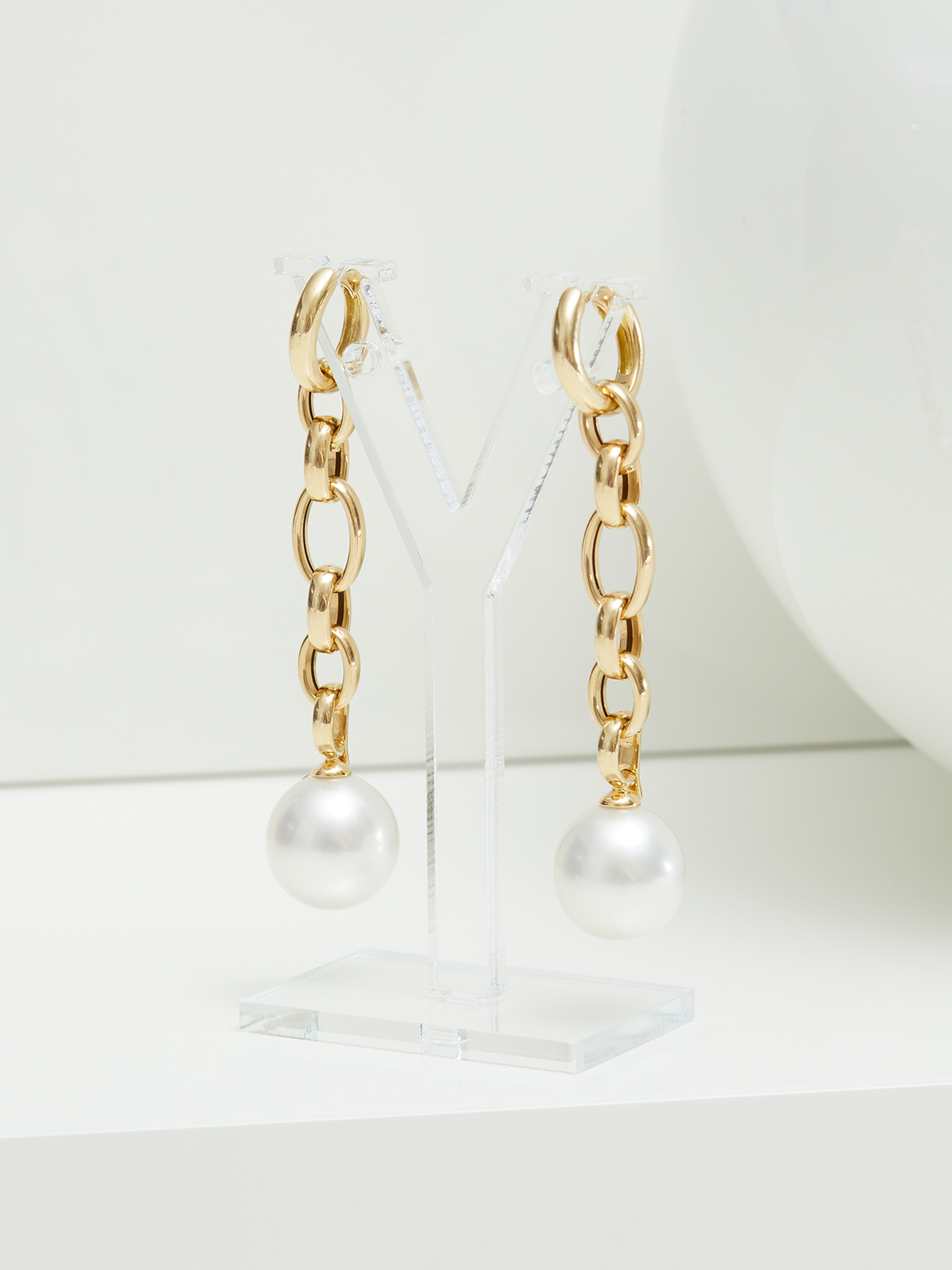 SD158-7__A_00240 Transformable South Sea pearl earrings in yellow gold