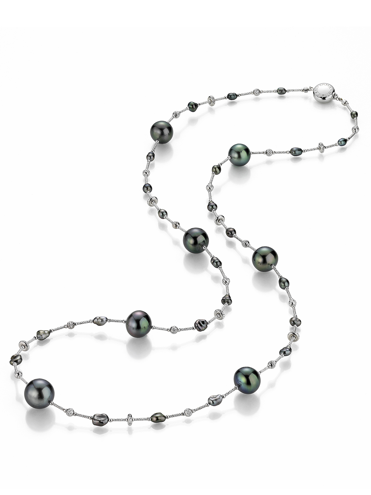 Luxurious Tahiti pearl necklace with round and keshi pearls