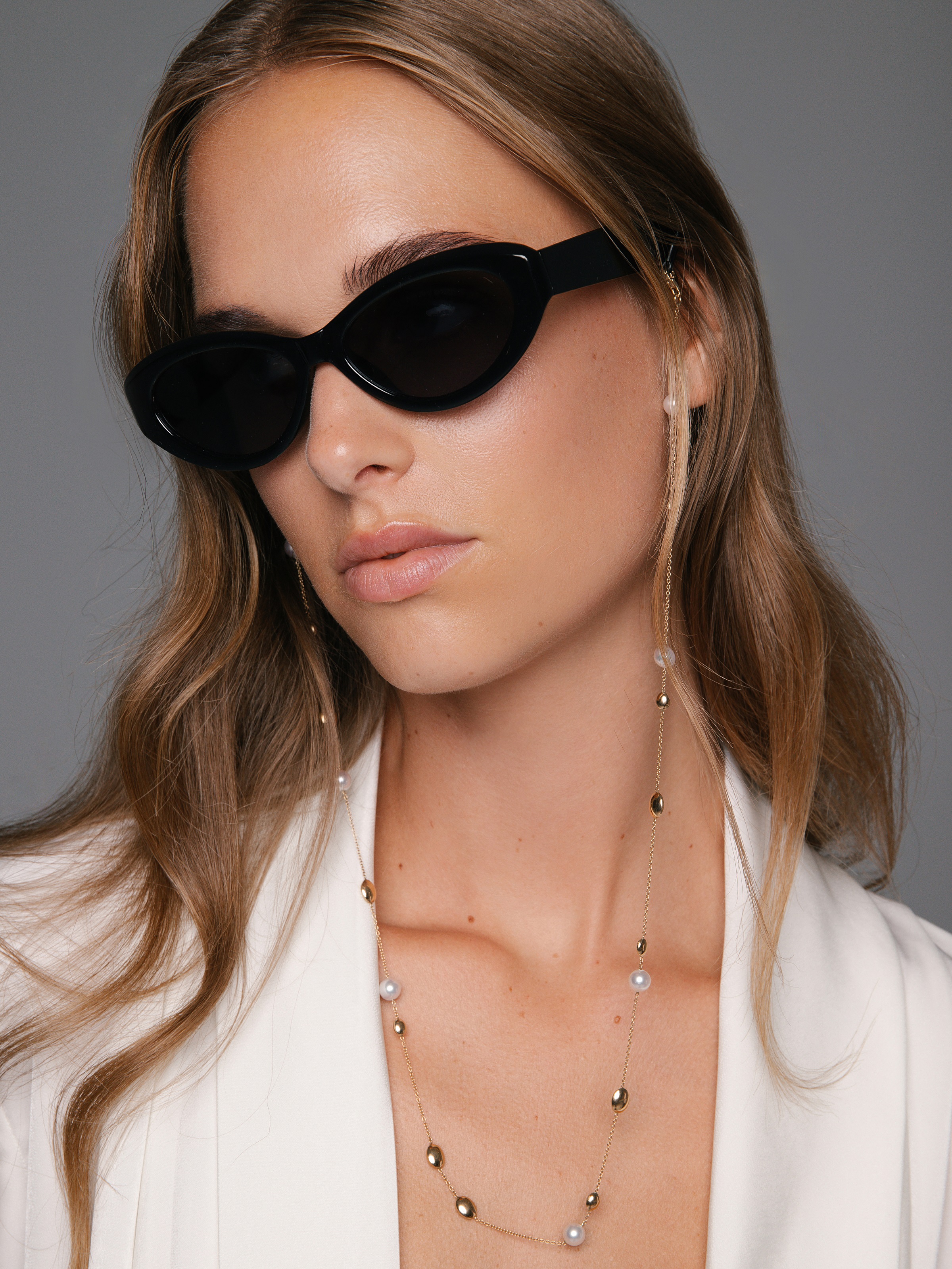 Versatile glasses chain in yellow gold with Akoya pearls