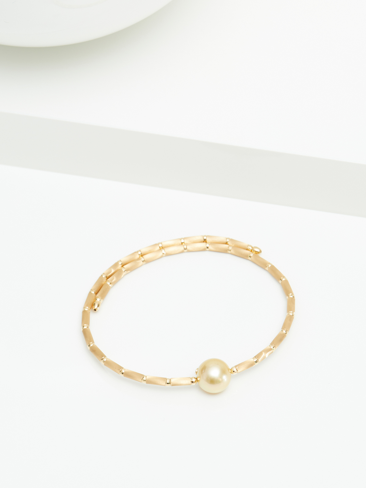 Pure pearl bracelet with South Sea pearl