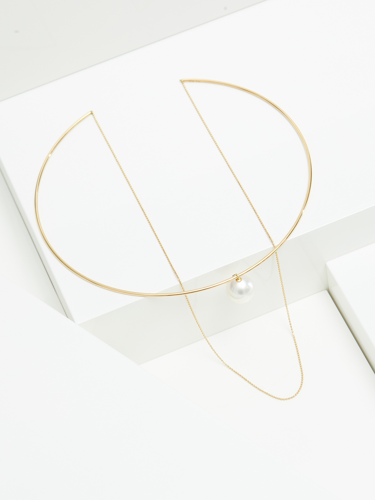 SD126-7__00265 Perlencollier aus Gelbgold mit großer Südseeperle