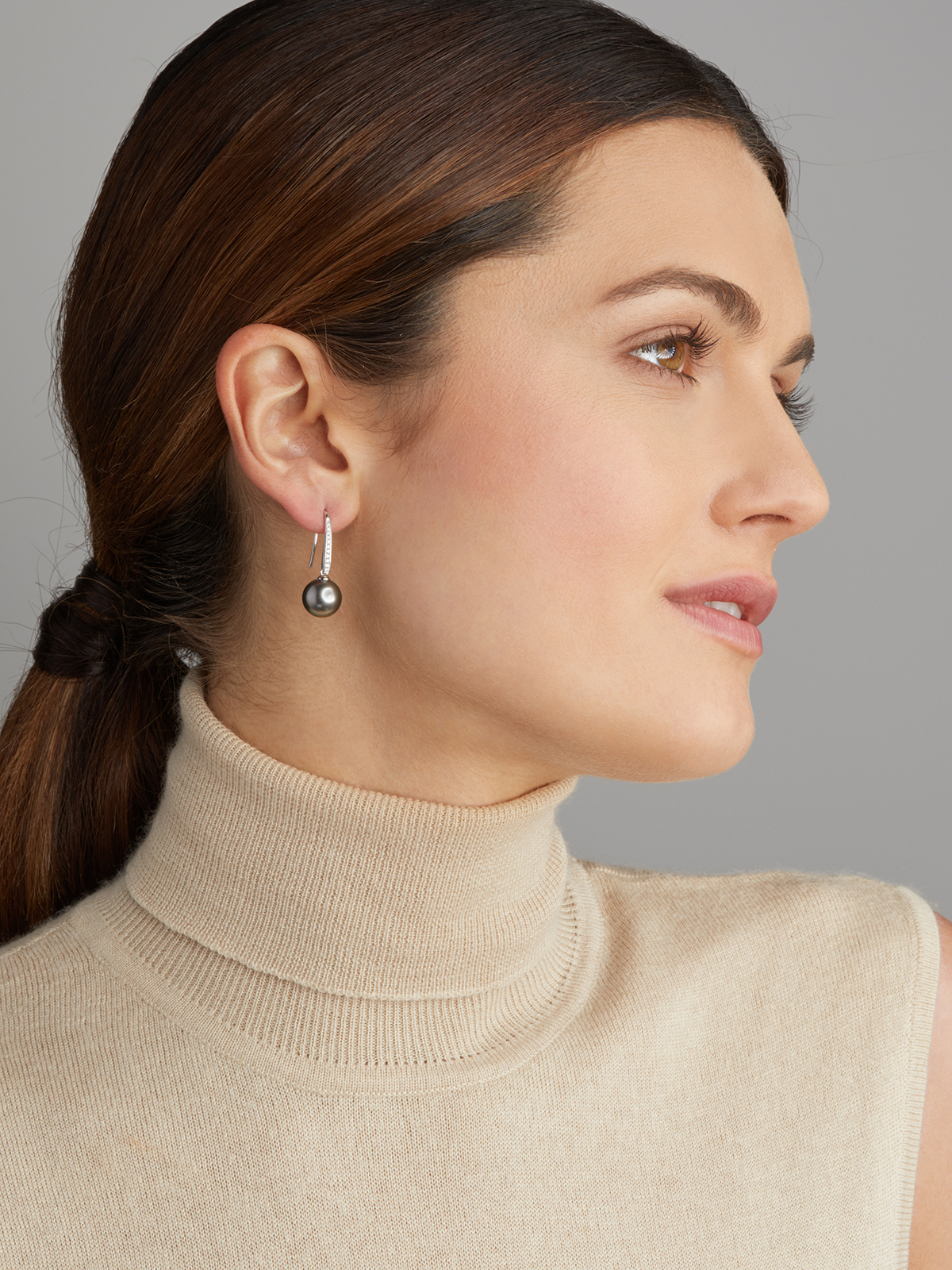 Earrings with Tahiti pearls and diamonds