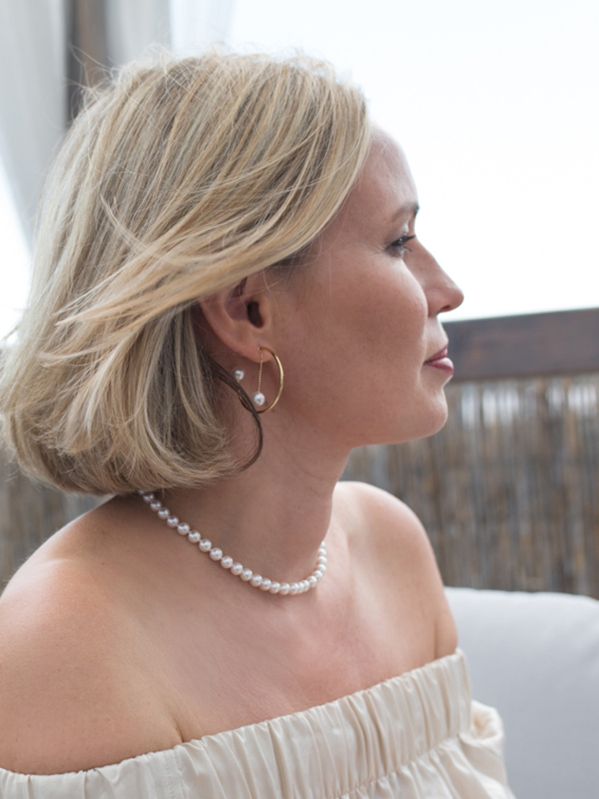 AP136-7b_YN-retuschiert Fine pearl hoop earrings with detachable elements