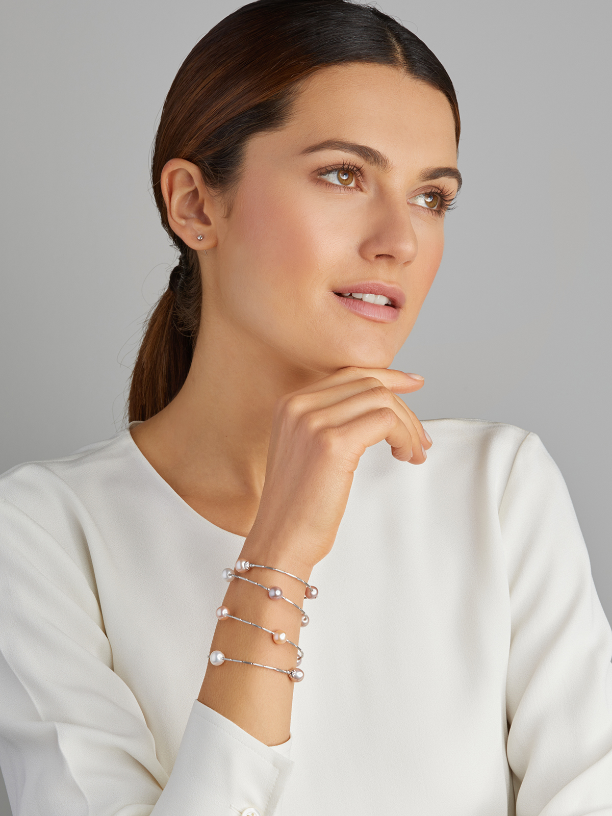 Luxuriöses Wickelarmband in Weißgold mit Süßwasserperlen