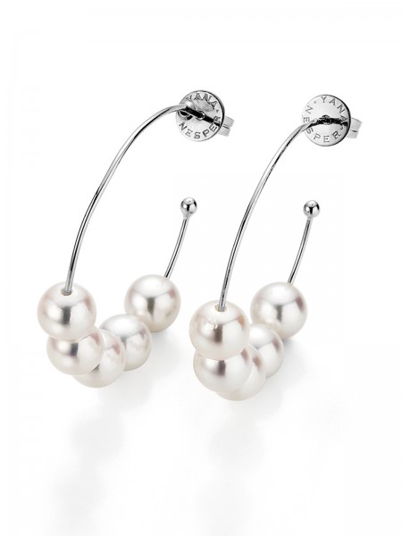 Delicate white gold hoops with white pearls