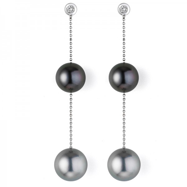 Elegant earrings with Tahiti pearls and diamonds