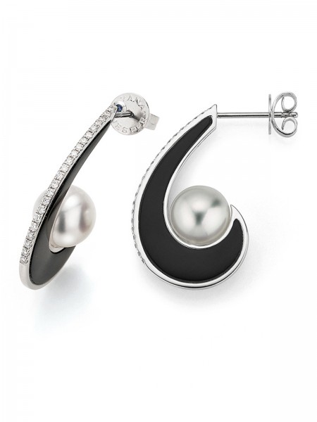 Pearl earrings in white gold with diamonds and onyx
