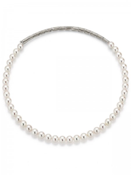 Classical white gold pearl necklace