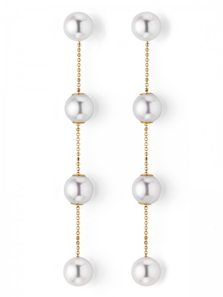 Delicate pearl earrings in yellow gold with Akoya pearls