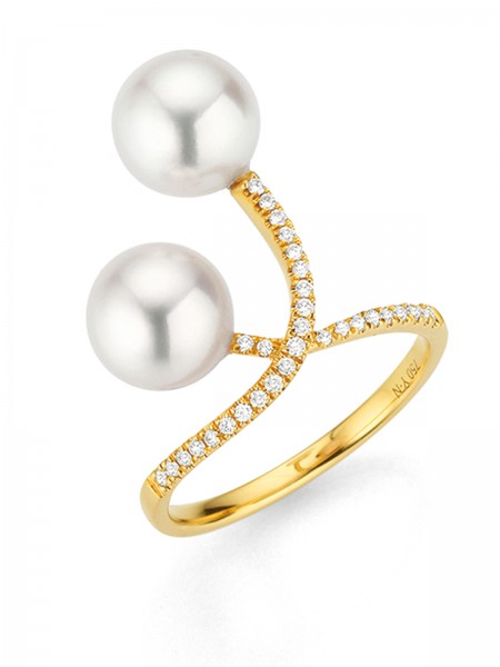 Curved Akoya pearl ring with diamonds