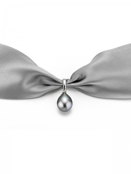 Grey silk choker with Tahiti pearl pendant