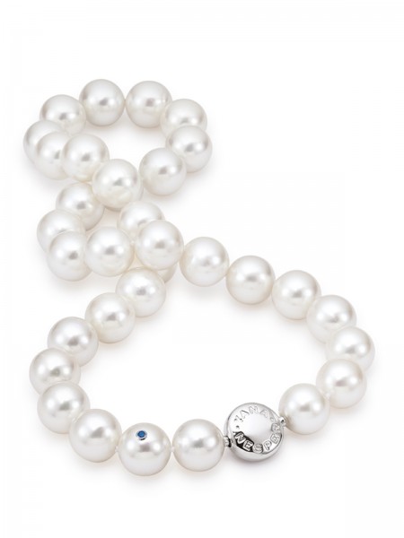 Classic pearl necklace with South Sea pearls