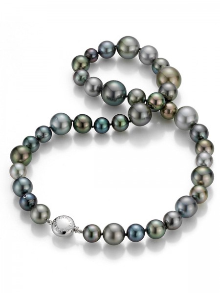 Classic Tahiti pearl necklace