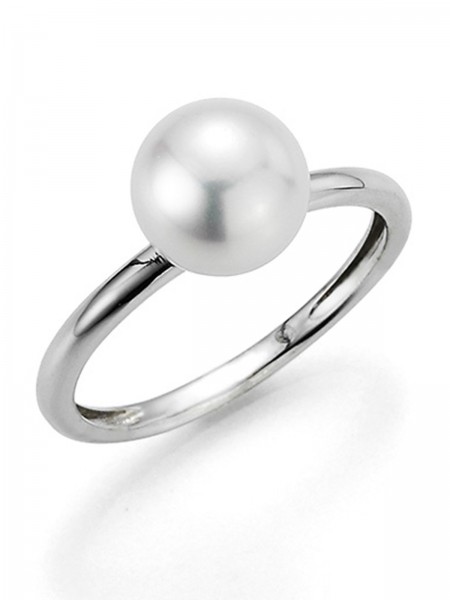 Pearl ring in white gold with Akoya pearl